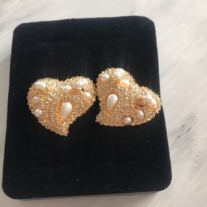 Clip heart earrings